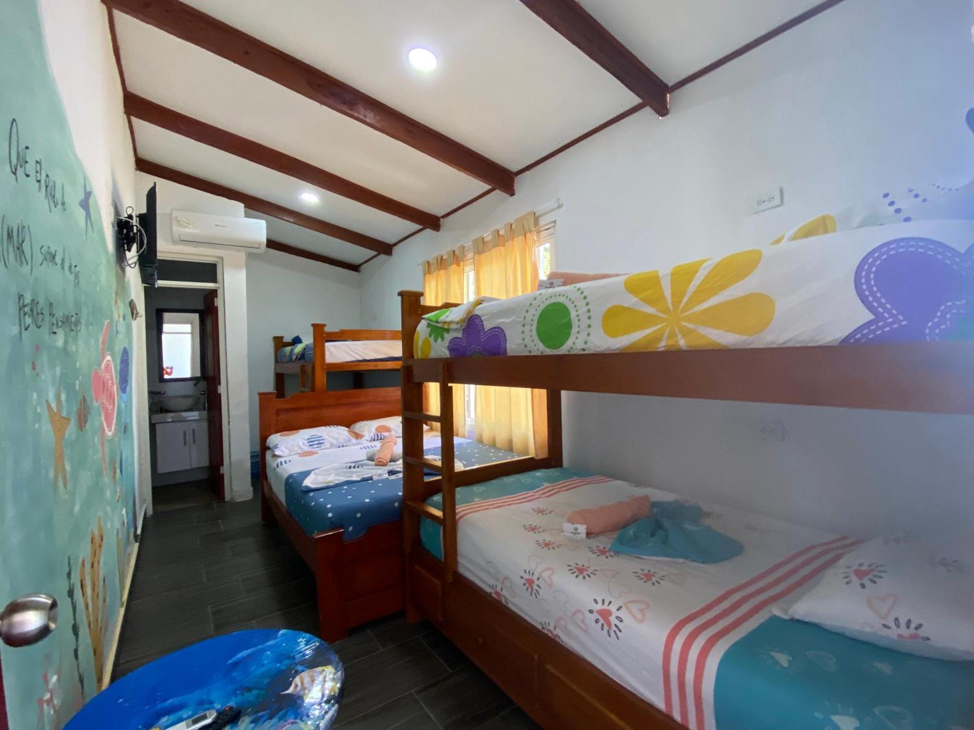 Acuarios Hostal Playa Ladrilleros Buitenkant foto