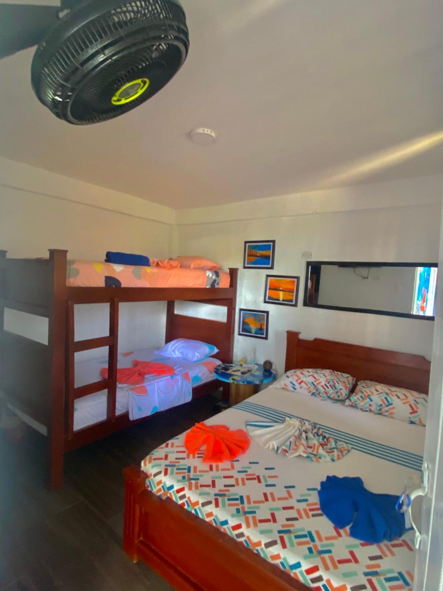 Acuarios Hostal Playa Ladrilleros Buitenkant foto
